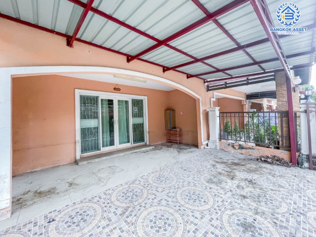 ทาวน์เฮ้าส์มือสอง ม.เดอะคอนเนค3 ดอนเมือง-วิภาวดี บ้านหลังมุม ภายในตกแต่งสวย พร้อมเข้าอยู่  บนเนื้อที่ 27.90 (หน้ากว้าง 6 เมตร) ฟังก์ชัน 3 ห้องนอน 4 ห้องน้ำ 2 ที่จอดรถ บนทำเลเชื่อมต่อถนน ถนนวิภาวดี-รังสิต, ถนนแจ้งวัฒนะ, ถนนพหลโยธิน, ถนนรังสิต-ปทุม ใกล้รถไฟฟ้า ใกล้สนามบินดอนเมือง